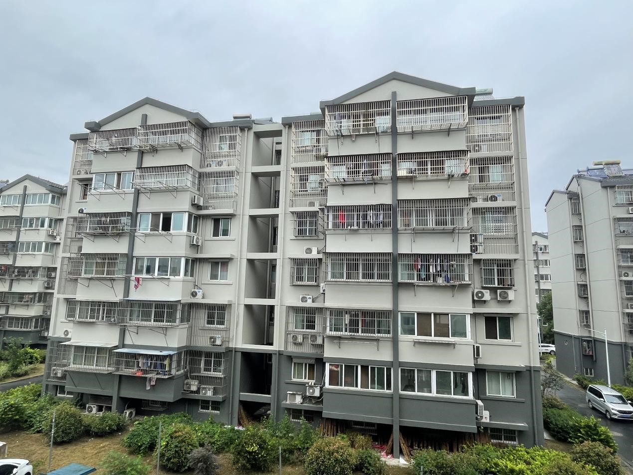 以民生为“底色”，，，提升老旧小区幸福“成色”